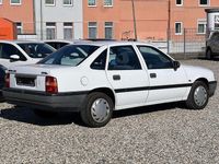 Gebraucht Opel Vectra 116 PS (85 kW) 1990 Weiß Limousine