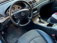 Gebraucht Mercedes E220 Avantgarde 170 PS (125 kW) 2008 Schwarz Kombi