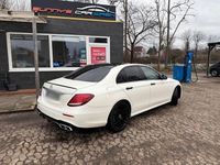 Gebraucht Mercedes E220 AMG 194 PS (142 kW) 2016 Weiß Limousine