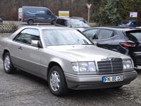 Gebraucht Mercedes 230 132 PS (97 kW) 1990 Beige Coupé