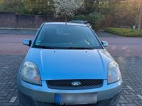 Gebraucht Ford Fiesta 80 PS (58 kW) 2006 Blau Kleinwagen