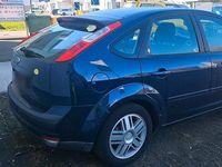 Gebraucht Ford Focus Ghia 101 PS (74 kW) 2005 Blau Limousine