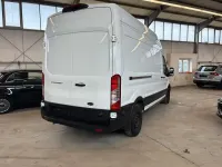 Używany Ford Transit 131 KM (96 kW) 2024 Biały Sedan/Limuzyna