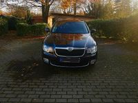 Gebraucht Skoda Superb 140 PS (102 kW) 2012 Schwarz Kombi