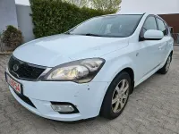 Gebraucht Kia Ceed 105 PS (77 kW) 2012 Weiß Kleinwagen