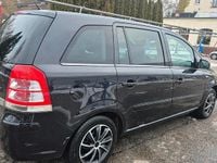 Gebraucht Opel Zafira 140 PS (102 kW) 2011 Schwarz Van / Kleinbus