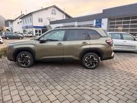 Neu Subaru Forester Active 136 PS (100 kW) 2026 Autum green metallic SUV