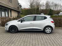Gebraucht Renault Clio IV Life 75 PS (55 kW) 2017 Silber Limousine