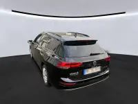 Gebraucht VW Golf VIII Life 116 PS (85 kW) 2022 Deep black perleffekt Kombi