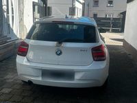Gebraucht BMW 114 102 PS (75 kW) 2013 Weiß Kleinwagen