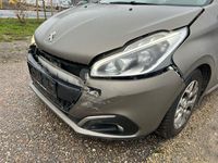 Gebraucht Peugeot 208 Allure 120 PS (88 kW) 2016 Beige Kleinwagen