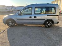 Second-hand Opel Combo 69 CP (50 kW) 2005 Albastru Monovolum