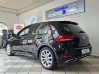 Gebraucht VW Golf VII Highline 125 PS (91 kW) 2018 Schwarz Limousine