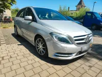 Gebraucht Mercedes B180 122 PS (89 kW) 2012 Silber Kleinwagen