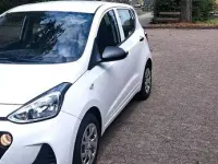 Gebraucht Hyundai i10 Pure 67 PS (49 kW) 2019 Weiß Kleinwagen
