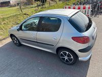 Gebraucht Peugeot 206 60 PS (44 kW) 2006 Silber Kleinwagen