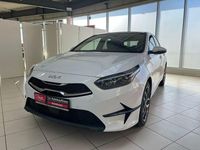 Neu Kia Ceed 140 PS (102 kW) 2025 Carraraweiss Kleinwagen