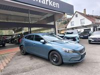 Gebraucht Volvo V40 Momentum 150 PS (110 kW) 2014 Biarritz blue / metallic Kombi