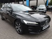 Gebraucht Volvo V60 R-Design 197 PS (144 kW) 2021 Black solid stone Kombi