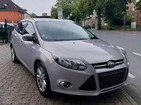 Gebraucht Ford Focus Titanium 125 PS (91 kW) 2014 Micastonesilber metallic Kombi