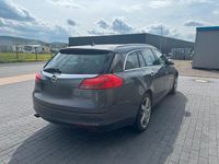 Usado Opel Insignia 160 HP (117 kW) 2012 Cinzento Carrinha