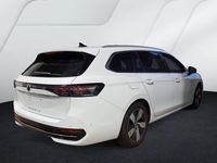 Gebraucht VW Passat Elegance 150 PS (110 kW) 2025 Pure white Kombi