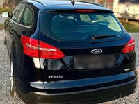 Gebraucht Ford Focus Titanium 125 PS (91 kW) 2015 Schwarz Kombi