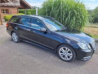 Gebraucht Mercedes E220 Avantgarde 170 PS (125 kW) 2013 Schwarz Limousine
