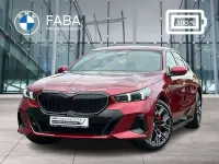 Gebraucht BMW 550e M Sport 489 PS (359 kW) 2025 Rot Limousine