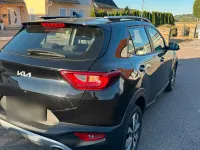 Gebraucht Kia Stonic 101 PS (74 kW) 2024 Schwarz SUV
