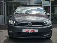 Gebraucht VW Touran 150 PS (110 kW) 2023 Grau Van / Kleinbus