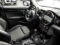 Gebraucht Mini ONE Classic 102 PS (75 kW) 2022 Moonwalk grey () Kleinwagen