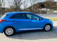 Gebraucht Hyundai i30 Premium 110 PS (80 kW) 2017 Blau Kombi