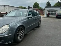 Gebraucht Mercedes E320 Avantgarde 264 PS (194 kW) 2005 Grau Kombi
