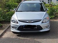 Gebraucht Hyundai i30 126 PS (92 kW) 2010 Silber Kombi