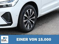 Gebraucht Volvo XC60 Plus 250 PS (183 kW) 2023 Weiß metallic SUV