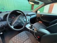 Gebraucht Mercedes C180 143 PS (105 kW) 2004 Blau Coupé