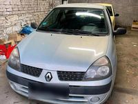Gebraucht Renault Clio 58 PS (42 kW) 2002 Grau Coupé