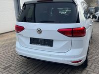 Gebraucht VW Touran Comfortline 150 PS (110 kW) 2019 Weiß Van / Kleinbus