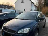 Gebraucht Ford Focus 80 PS (58 kW) 2005 Blau Kleinwagen