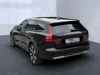 Gebraucht Volvo V60 CC Plus 197 PS (144 kW) 2023 Schwarz Kombi