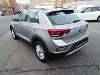 Gebraucht VW T-Roc Life 150 PS (110 kW) 2025 Pyritsilber metallic SUV