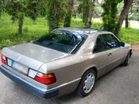 Gebraucht Mercedes 230 132 PS (97 kW) 1987 Gold Coupé