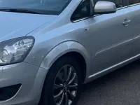 Gebraucht Opel Zafira 125 PS (91 kW) 2011 Silber Van / Kleinbus