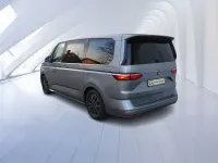 Gebraucht VW Multivan Basis 150 PS (110 kW) 2023 Monosilber (metallic) Van / Kleinbus