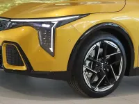 Neu Kia K4 GT-Line 179 PS (131 kW) 2026 Sparkling gelb Limousine