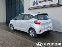 Neu Hyundai i10 63 PS (46 kW) 2025 Grau Kleinwagen