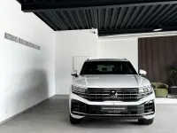 Gebraucht VW Touareg 340 PS (250 kW) 2024 Pure white SUV