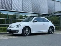 Gebraucht VW Beetle Design 105 PS (77 kW) 2012 Weiß Kleinwagen