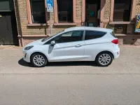 Gebraucht Ford Fiesta Titanium 101 PS (74 kW) 2018 Weiß Kleinwagen